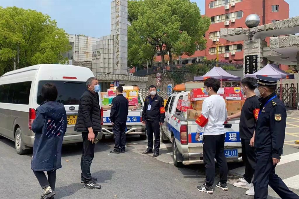 【抗疫群英】周国强：为守护校园平安，时刻准备着