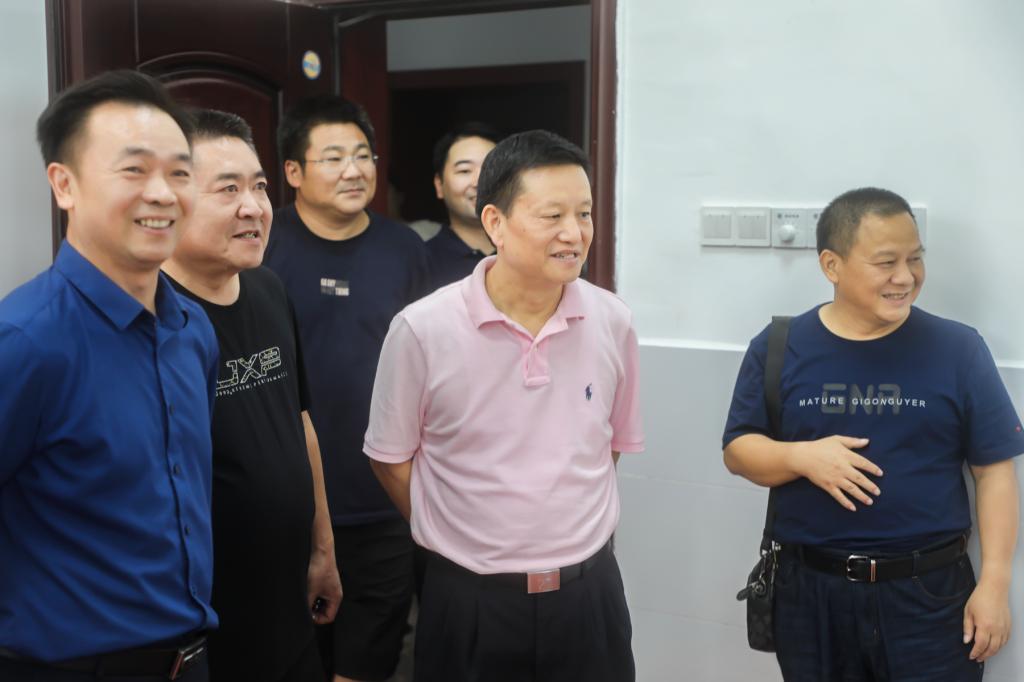 蒋洪新调研新学期开学工作