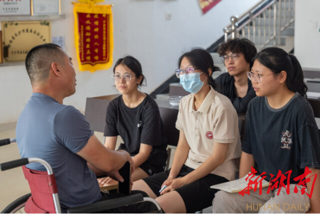 湖南师范大学公共管理学院“半月弯弯 微光点点”赴宁乡市基层服务团开展三下乡活动